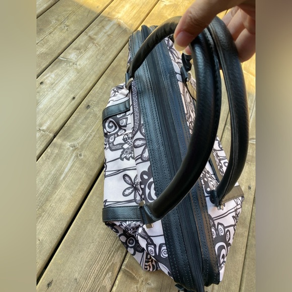 AMERICAN TOURISTER carry on bag. Like new condition - Picture 4 of 7